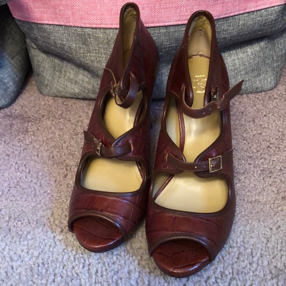 Ann Taylor Brown Faux Crocodile Heels 7M